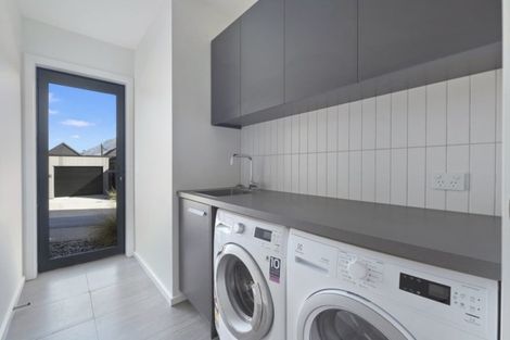 Photo of property in 4 Kotuku Lane, Jacks Point, Queenstown, 9371