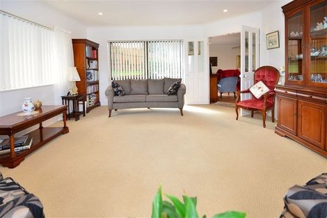 Photo of property in 31 Kath Hopper Drive, Orewa, 0931