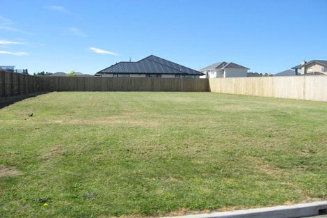 Photo of property in 9 Riverbank Road, Northwood, Christchurch, 8051