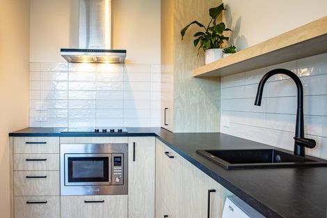 Photo of property in 31 Kirimoko Crescent, Wanaka, 9305