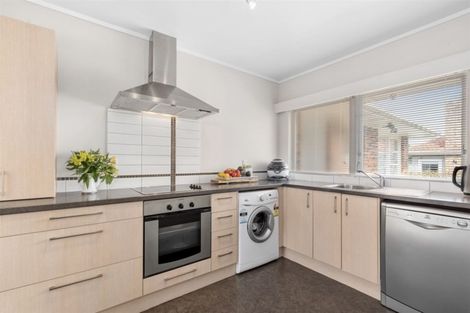 Photo of property in 2/39 Lake Road, Devonport, Auckland, 0624