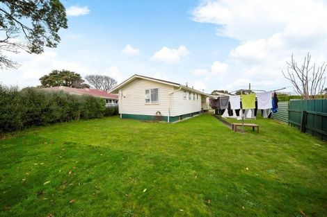 Photo of property in 6 Kauri Crescent, Hawera, 4610