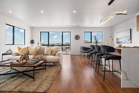 Photo of property in 25 Baumea Rise, Massey, Auckland, 0614