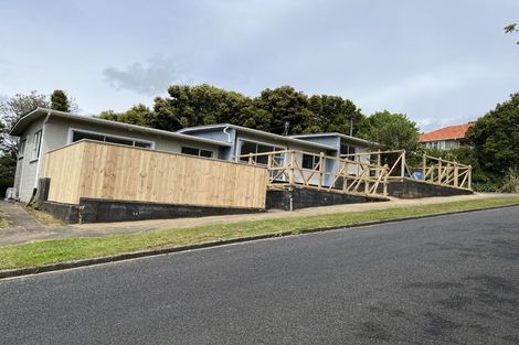 Photo of property in 89 Glenpark Avenue, Frankleigh Park, New Plymouth, 4310