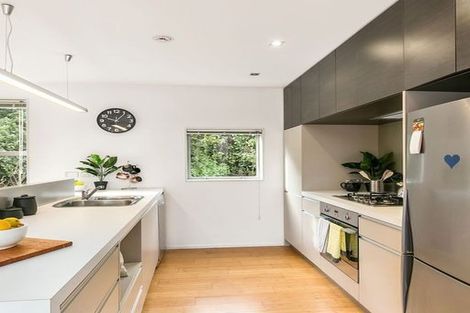 Photo of property in 56 Saddleback Grove, Karori, Wellington, 6012