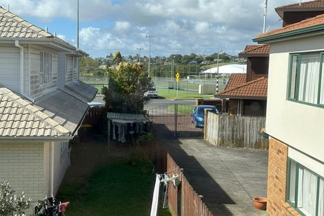 Photo of property in 216 Bucklands Road, Bucklands Beach, Auckland, 2012