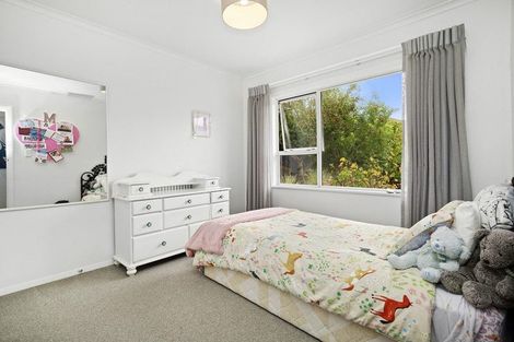 Photo of property in 68 Redwood Avenue, Tawa, Wellington, 5028