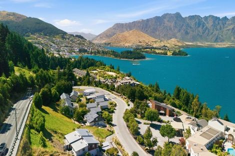 Photo of property in 10 Sainsbury Road, Fernhill, Queenstown, 9300