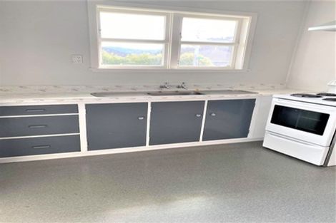 Photo of property in 11 Glen Alice Grove, Naenae, Lower Hutt, 5011