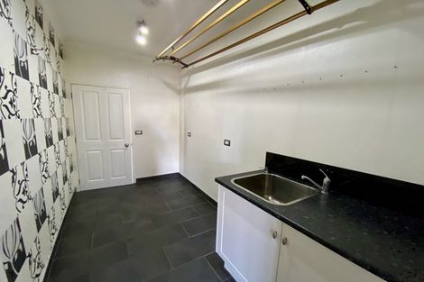 Photo of property in 2 Robertson Court, Cromwell, 9310