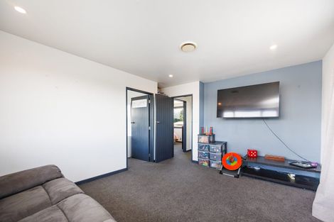 Photo of property in 18 Somerset Crescent, Highbury, Palmerston North, 4412