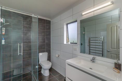 Photo of property in 66 Pohutukawa Drive, Levin, 5571