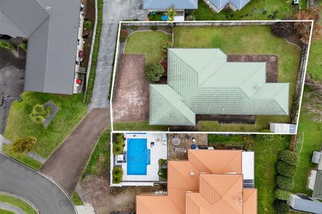 Photo of property in 12 Greenough Place, Rototuna, Hamilton, 3210