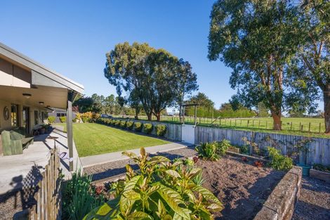 Photo of property in 34 Hazelhurst Line, Kelvin Grove, Palmerston North, 4470