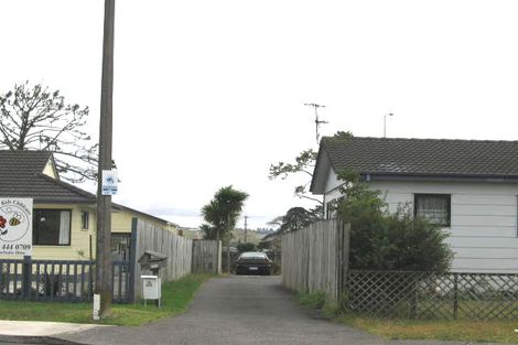 Photo of property in 2/7 Barbados Drive, Unsworth Heights, Auckland, 0632