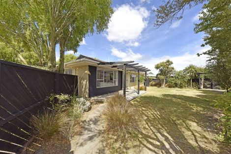 Photo of property in 11 Glen Place, Parklands, Christchurch, 8083