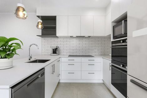 Photo of property in 8 Oyster Drive, Whenuapai, 0618