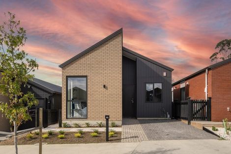 Photo of property in 30 Paretao Street, Massey, 0614