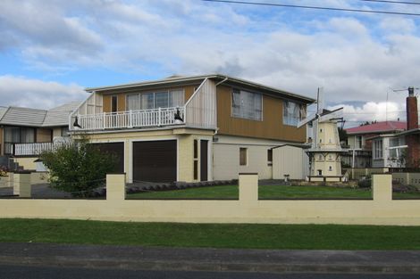Photo of property in 1 Karamu Street, Te Atatu Peninsula, Auckland, 0610