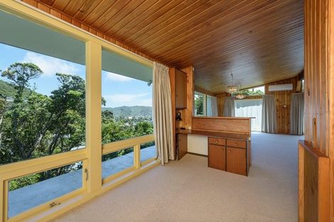 Photo of property in 42 Versailles Street, Karori, Wellington, 6012