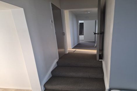 Photo of property in 4 Stroud Way, Newlands, Wellington, 6037