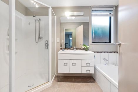 Photo of property in 24 Hansard Place, Bethlehem, Tauranga, 3110