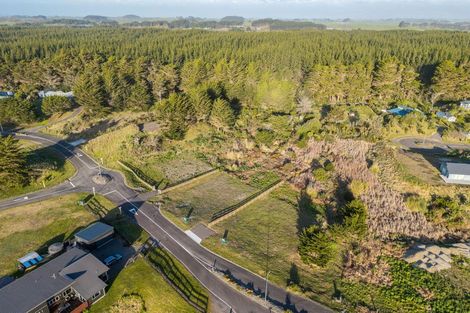 Photo of property in 184 Park Avenue, Waitarere Beach, Levin, 5510