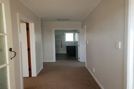 Photo of property in 9 Lex Avenue, Green Bay, Auckland, 0604