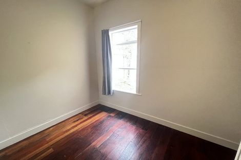 Photo of property in 92 Rolleston Street, Mount Cook, Wellington, 6021