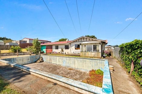 Photo of property in 32 Manuka Street, Castlecliff, Whanganui, 4501