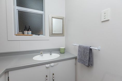 Photo of property in 5 Mcgreevy Street, Waipawa, 4210