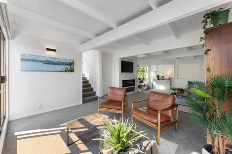 Photo of property in 10 Latham Road, York Bay, Lower Hutt, 5013