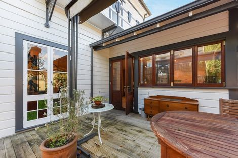 Photo of property in 344 Hardy Street, Nelson, 7010