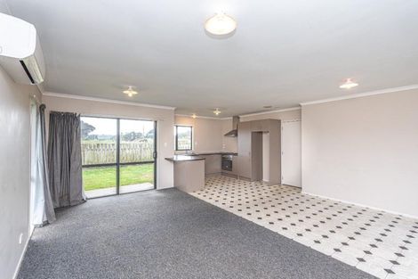 Photo of property in 17 Waitai Street, Castlecliff, Whanganui, 4501
