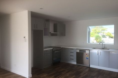 Photo of property in 2 Burgundy Park Avenue, Henderson, Auckland, 0612