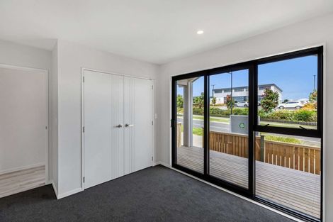 Photo of property in 4 Rorotu Avenue, Karaka, 2113