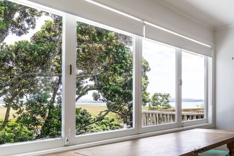 Photo of property in 40 Gill Avenue, Te Atatu Peninsula, Auckland, 0610