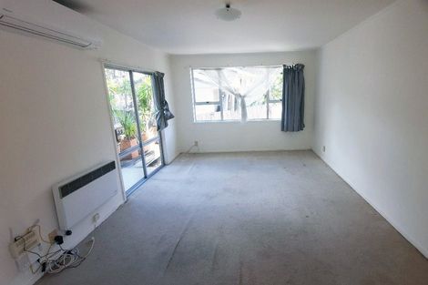 Photo of property in 1/14 Vonnell Place, Birkdale, Auckland, 0626