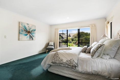 Photo of property in 10 Byblos Place, The Gardens, Auckland, 2105