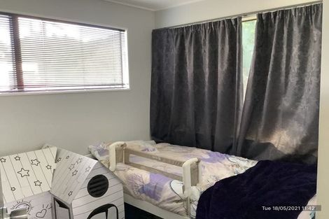 Photo of property in 98 Maupuia Road, Maupuia, Wellington, 6022