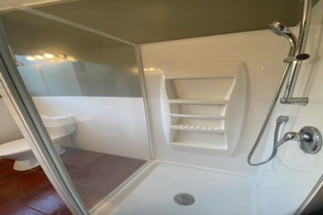 Photo of property in 21f7 Collins Avenue, Tawa, Wellington, 5028