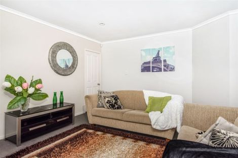 Photo of property in 75 Heathdale Crescent, Papakura, 2110