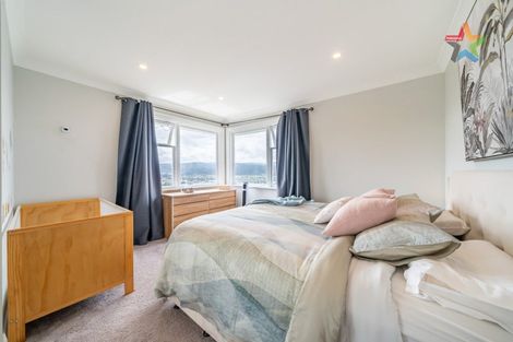 Photo of property in 79 Miromiro Road, Normandale, Lower Hutt, 5010