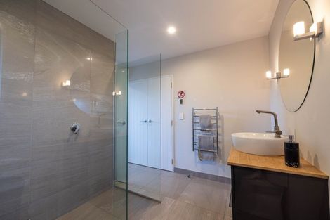 Photo of property in 28 Minaret Ridge, Wanaka, 9305