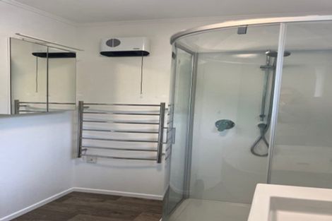 Photo of property in 48 Huntingdon Street, Northland, Wellington, 6012