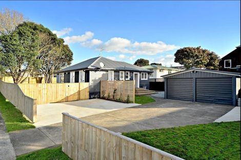 Photo of property in 25 Miro Road, Mangere Bridge, Auckland, 2022