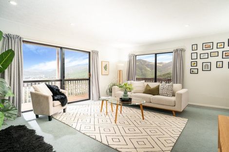 Photo of property in 9 Kapil Grove, Khandallah, Wellington, 6035