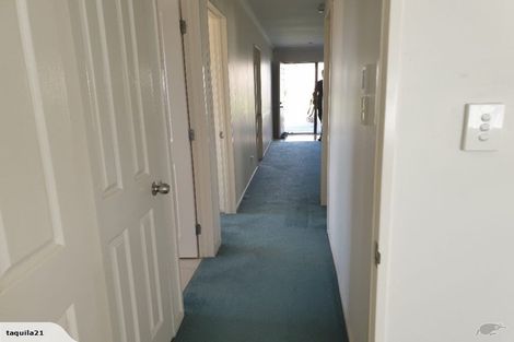 Photo of property in 8 Shah Place, Glen Eden, Auckland, 0602