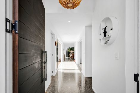 Photo of property in 321b Mangorei Road, Merrilands, New Plymouth, 4312