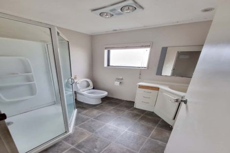 Photo of property in 420 Old Te Atatu Road, Te Atatu Peninsula, Auckland, 0610